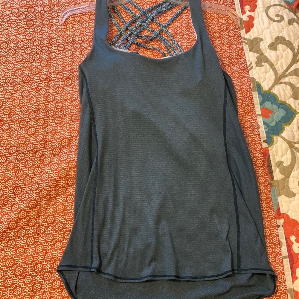 Lululemon tank top with built in bra.